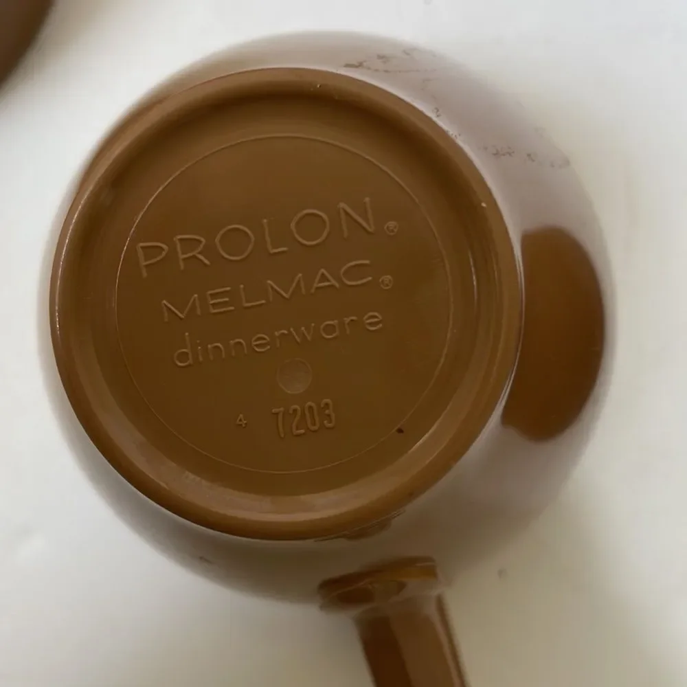 VINTAGE MELMAC PROLON CUPS IN BROWN‎
